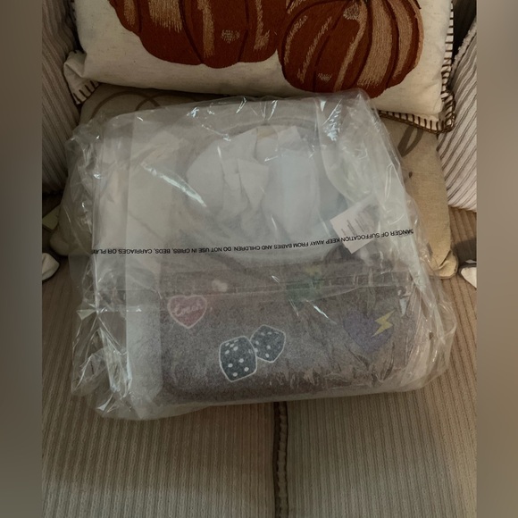 Coach Teri Shoulder Bag In Signature Canvas With Sticker Print nwt in packaging - Picture 4 of 4